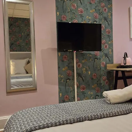 Ariane Hotel 2*
