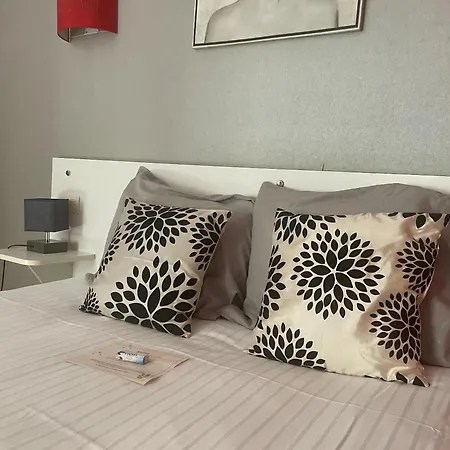 Ariane Hotel 2*